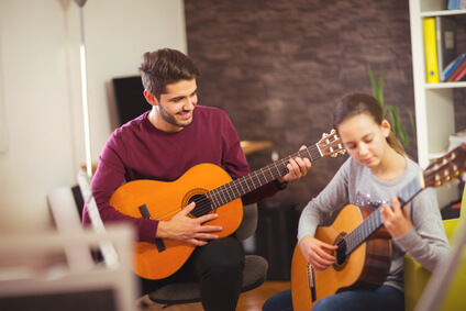Comment trouver des cours de guitare à domicile ?